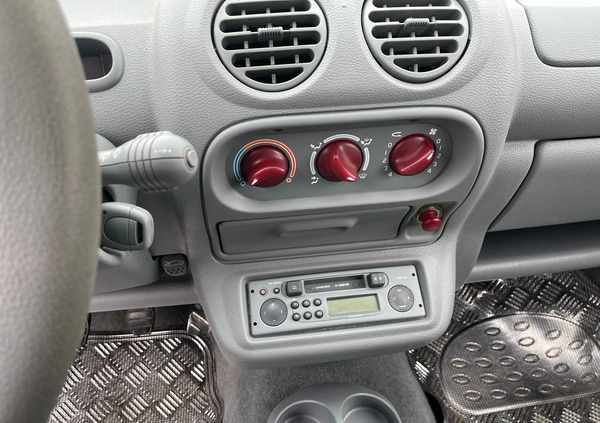 Renault Twingo cena 5900 przebieg: 199698, rok produkcji 2003 z Brzeszcze małe 106